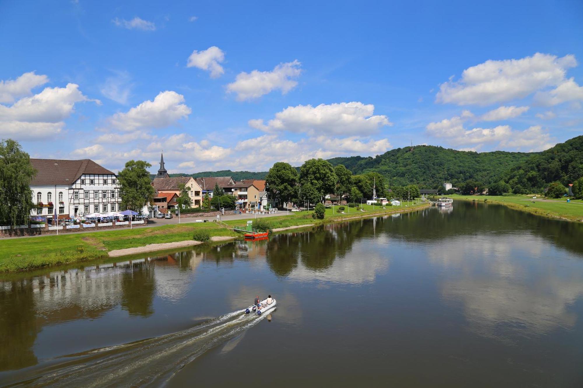 Ferienwohnungen Am Weserstrand Bodenwerder Luaran gambar